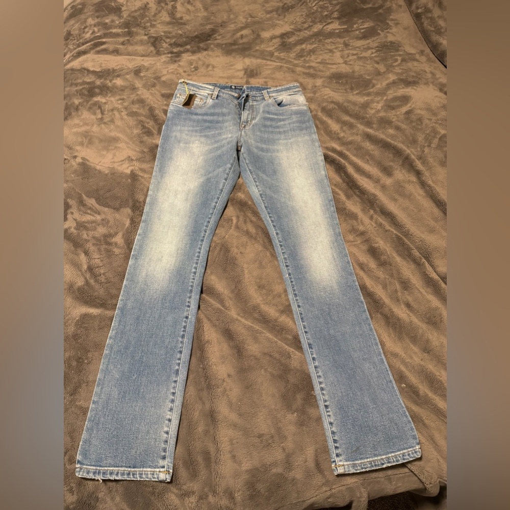 Men’s Axel Jeans size 33. Brand new, never been worn!
